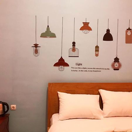Roomz Budget Residence Семаранг Екстериор снимка